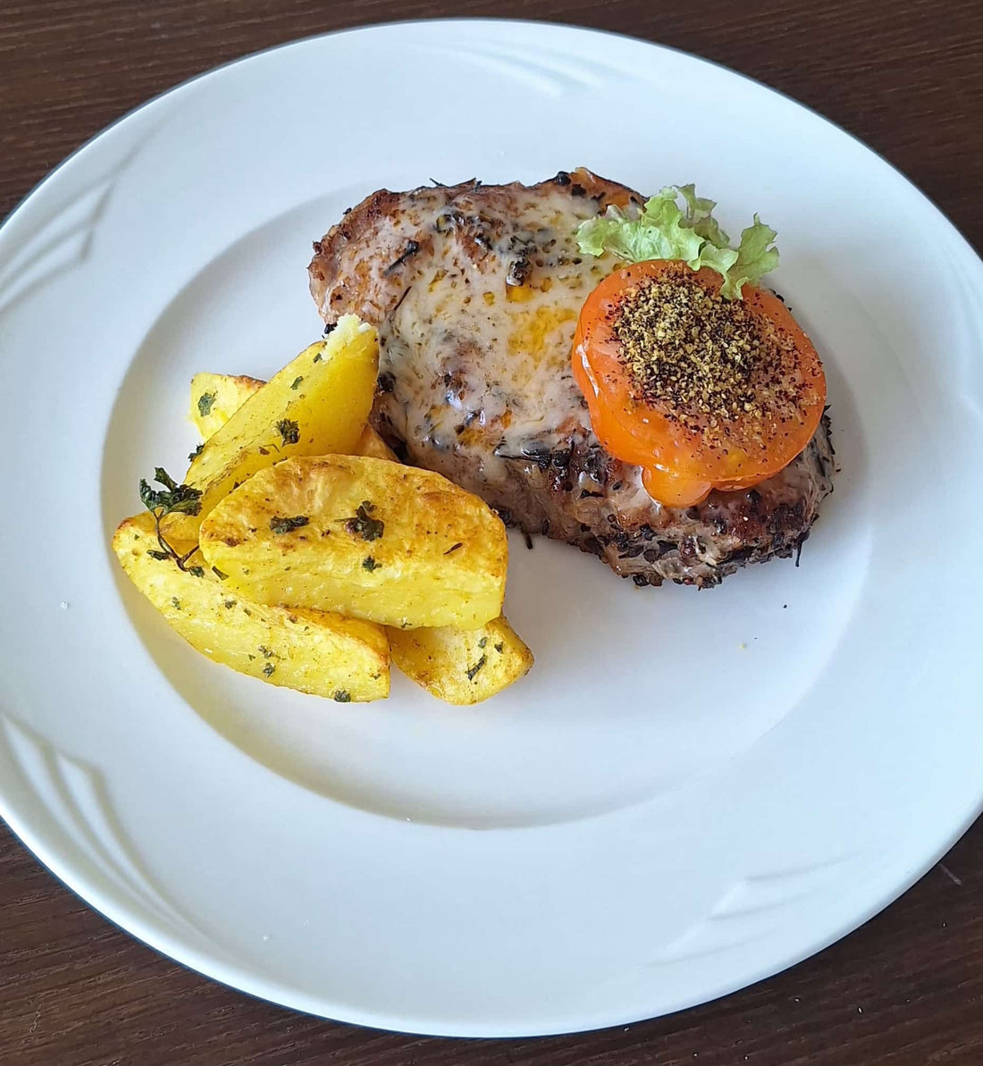Halssteak mit Curry-Zitronen-Grillkartoffeln