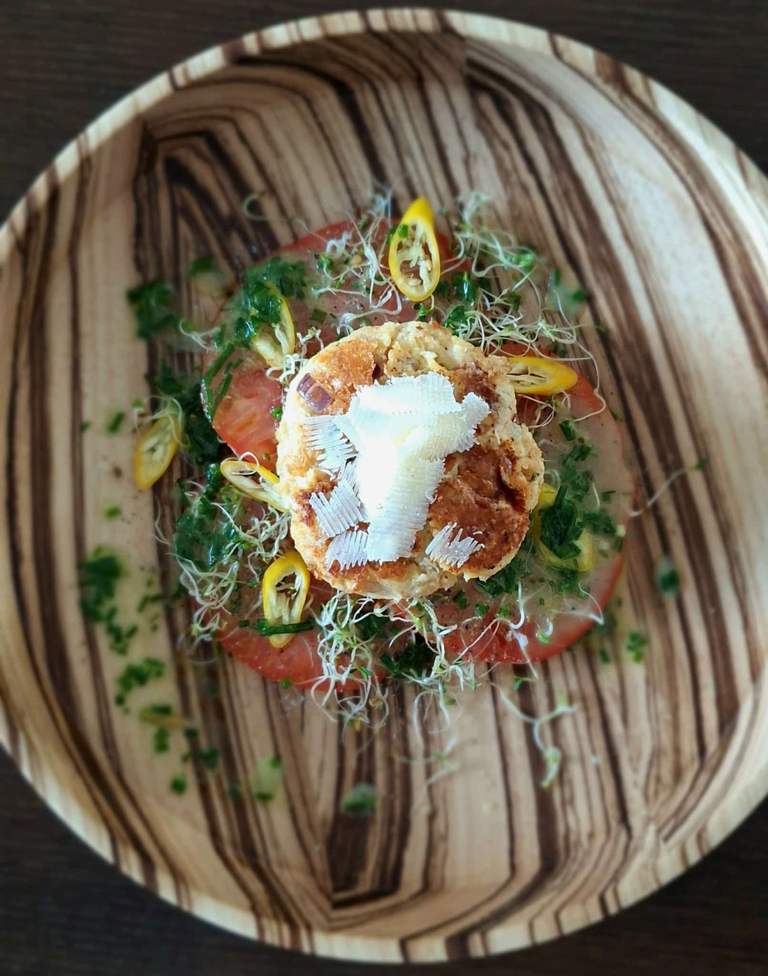 Käsepressknödel mit Tomaten und Wildquell-Dressing