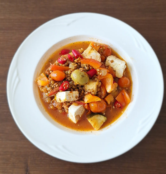Angekeimtes Linsen-Sugo mit Feta